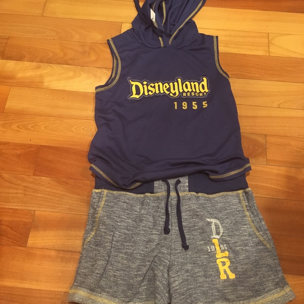 NWTS Disney shorts outfit navy blue size small